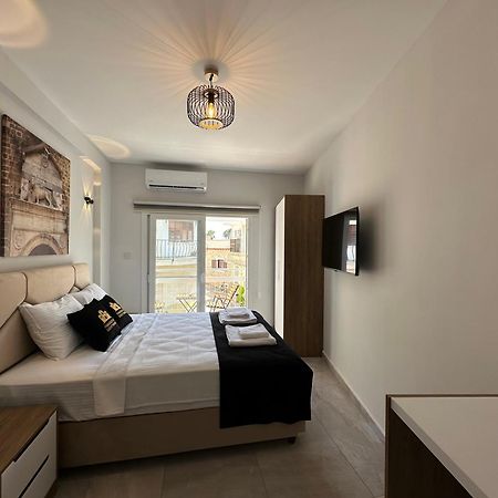 Famagustian Guest Rooms ฟามากุสต้า ภายนอก รูปภาพ